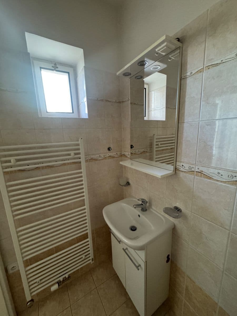 Prenájom bytu 2-izbový 69 m², Slezská, Praha, Praha Prenájom bytu 2-izbový 69 m², Slezská, Praha, Praha