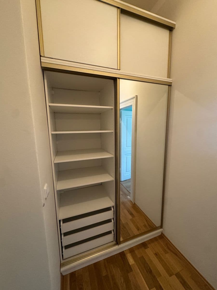 Prenájom bytu 2-izbový 69 m², Slezská, Praha, Praha Prenájom bytu 2-izbový 69 m², Slezská, Praha, Praha
