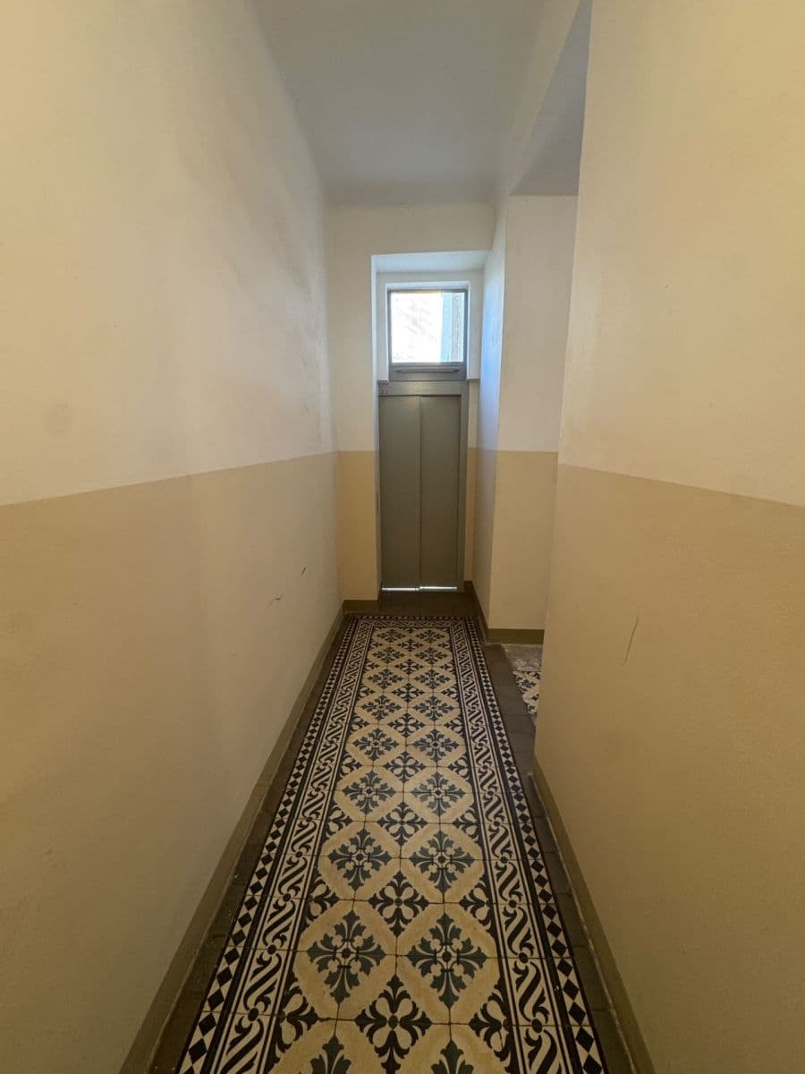 Prenájom bytu 2-izbový 69 m², Slezská, Praha, Praha Prenájom bytu 2-izbový 69 m², Slezská, Praha, Praha