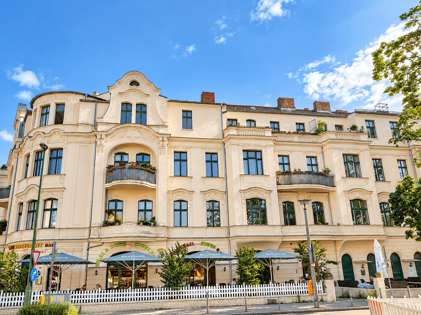 Prenájom bytu 6-izbový 204 m², Wandlitzstr. 1-3, Berlin, Berlín Prenájom bytu 6-izbový 204 m², Wandlitzstr. 1-3, Berlin, Berlín