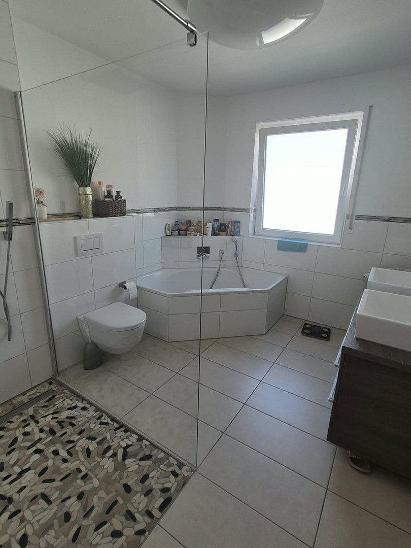Predaj domu 149 m², pozemok 209 m², Laudenbach, Bádensko-Wurttembersko Predaj domu 149 m², pozemok 209 m², Laudenbach, Bádensko-Wurttembersko