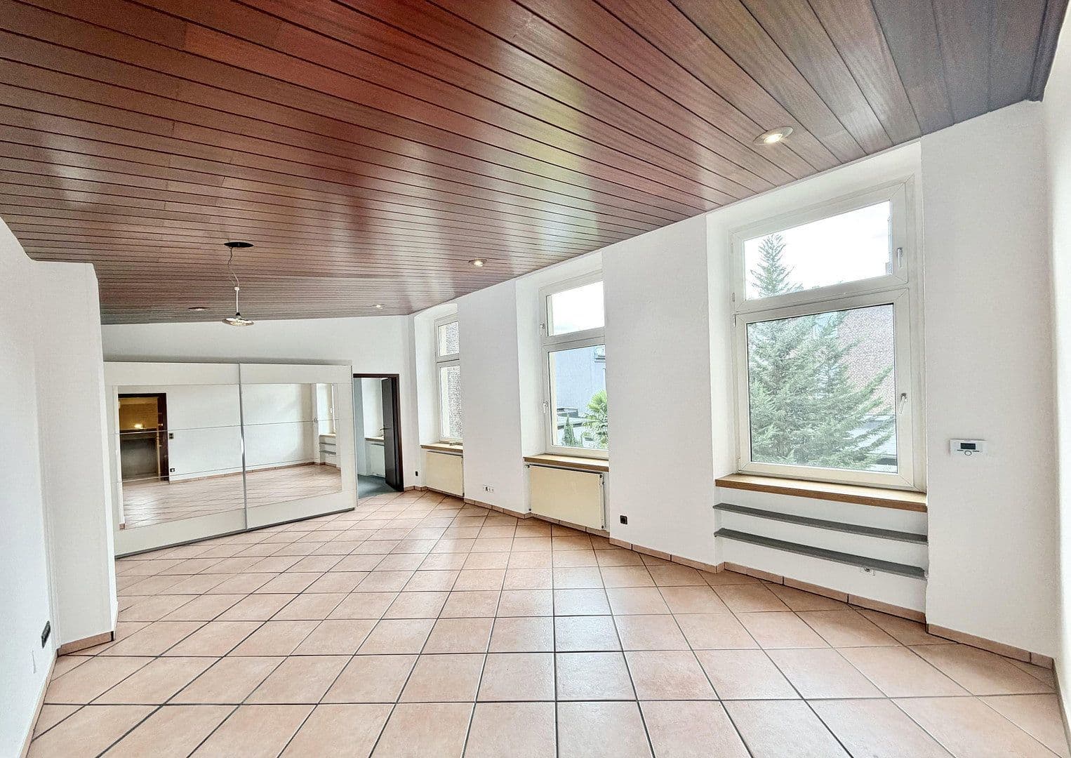 Prenájom bytu 2-izbový 72 m², Liebigstrasse 9, Düsseldorf, Severné Porýnie - Westfálsko Prenájom bytu 2-izbový 72 m², Liebigstrasse 9, Düsseldorf, Severné Porýnie - Westfálsko