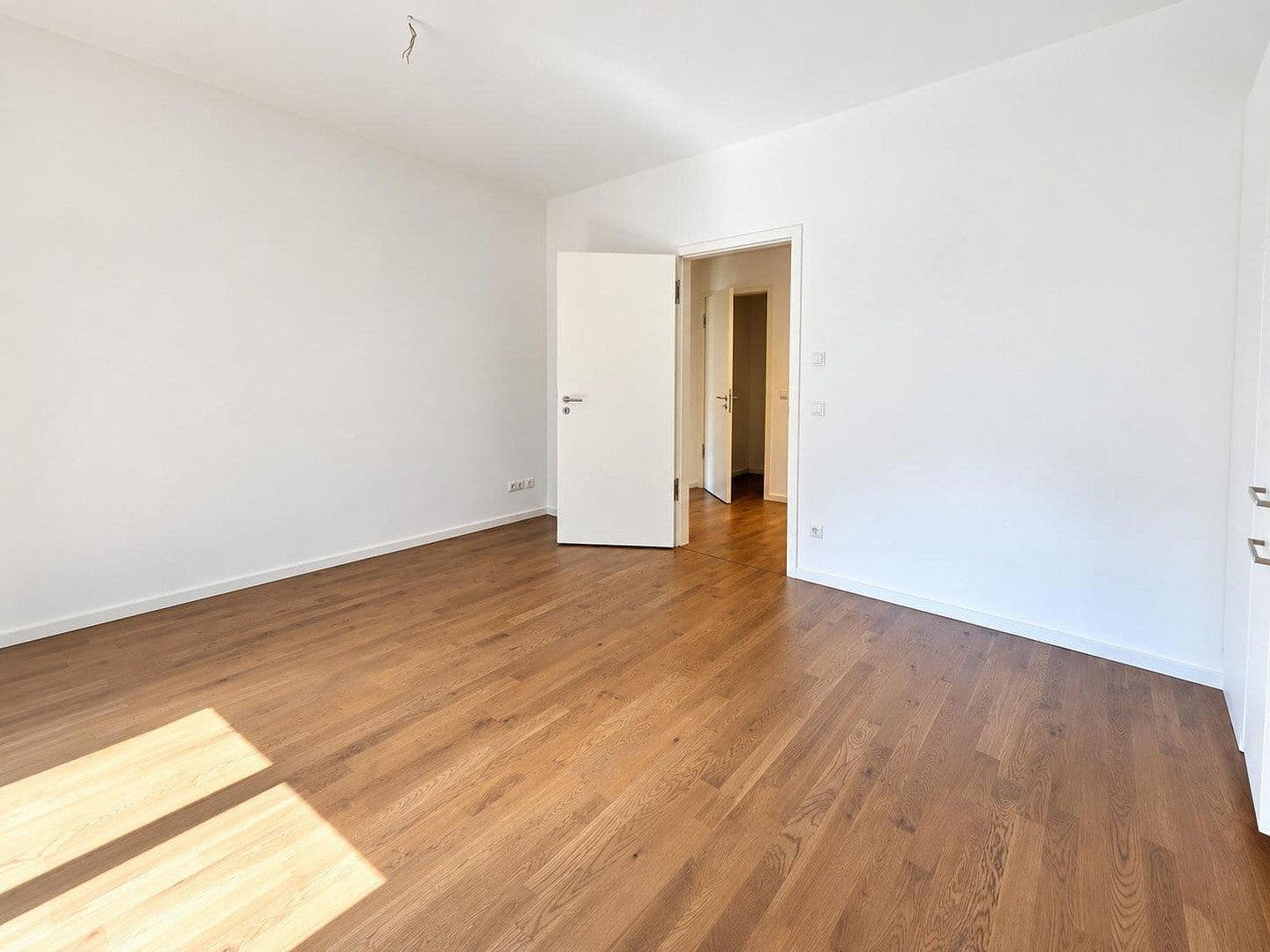 Prenájom bytu 2-izbový 55 m², Berlin, Berlín Prenájom bytu 2-izbový 55 m², Berlin, Berlín