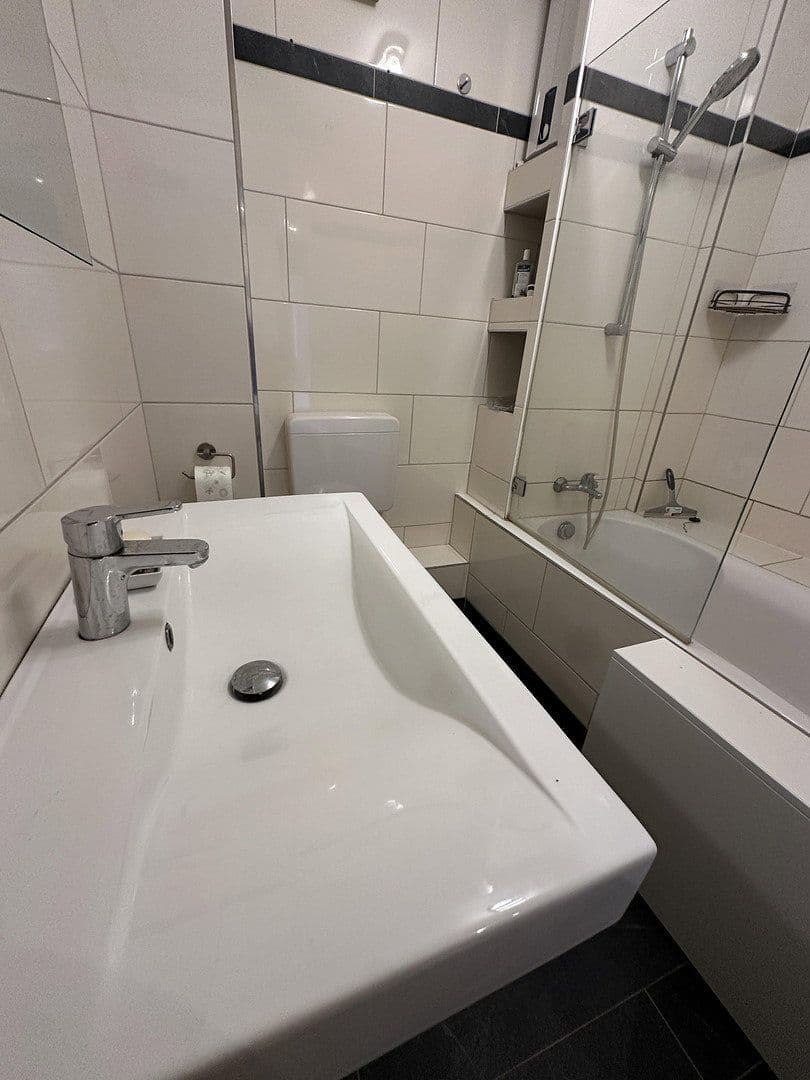 Prenájom bytu 3-izbový 80 m², Sülldorfer Landstraße 240, Hamburg, Hamburg Prenájom bytu 3-izbový 80 m², Sülldorfer Landstraße 240, Hamburg, Hamburg