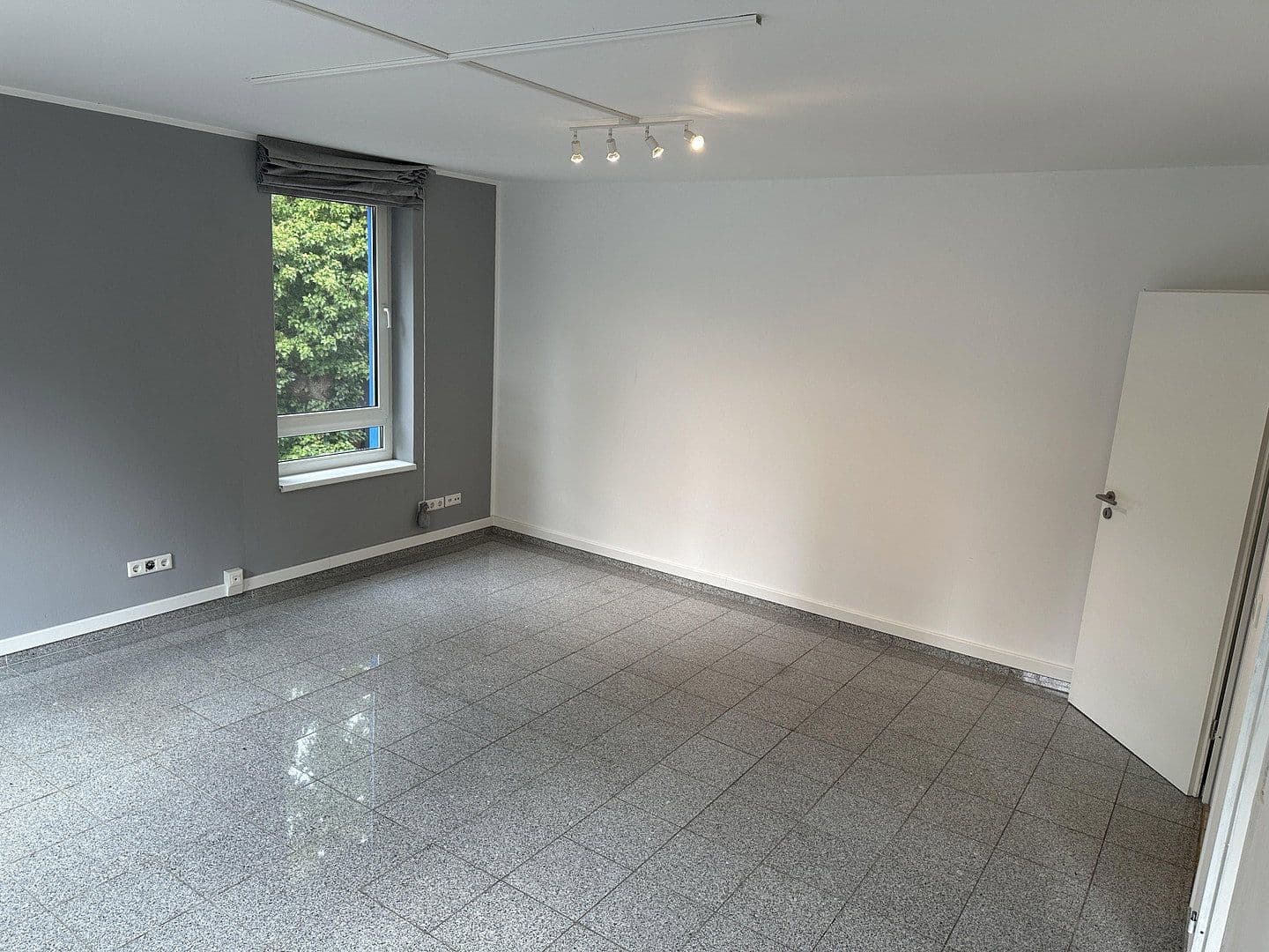 Prenájom bytu 3-izbový 80 m², Sülldorfer Landstraße 240, Hamburg, Hamburg Prenájom bytu 3-izbový 80 m², Sülldorfer Landstraße 240, Hamburg, Hamburg