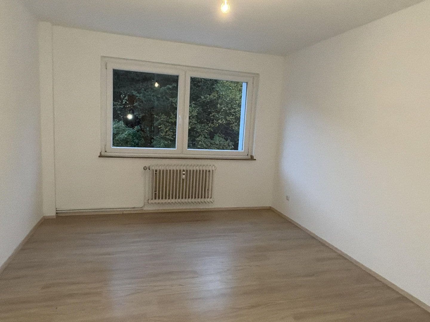 Prenájom bytu 3-izbový 75 m², Ravensberger Str. 91, Wuppertal, Severné Porýnie - Westfálsko Prenájom bytu 3-izbový 75 m², Ravensberger Str. 91, Wuppertal, Severné Porýnie - Westfálsko