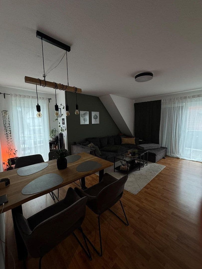 Prenájom bytu 3-izbový 85 m², Hans-Dümmlerstraße 1, Leinburg, Bavorsko Prenájom bytu 3-izbový 85 m², Hans-Dümmlerstraße 1, Leinburg, Bavorsko
