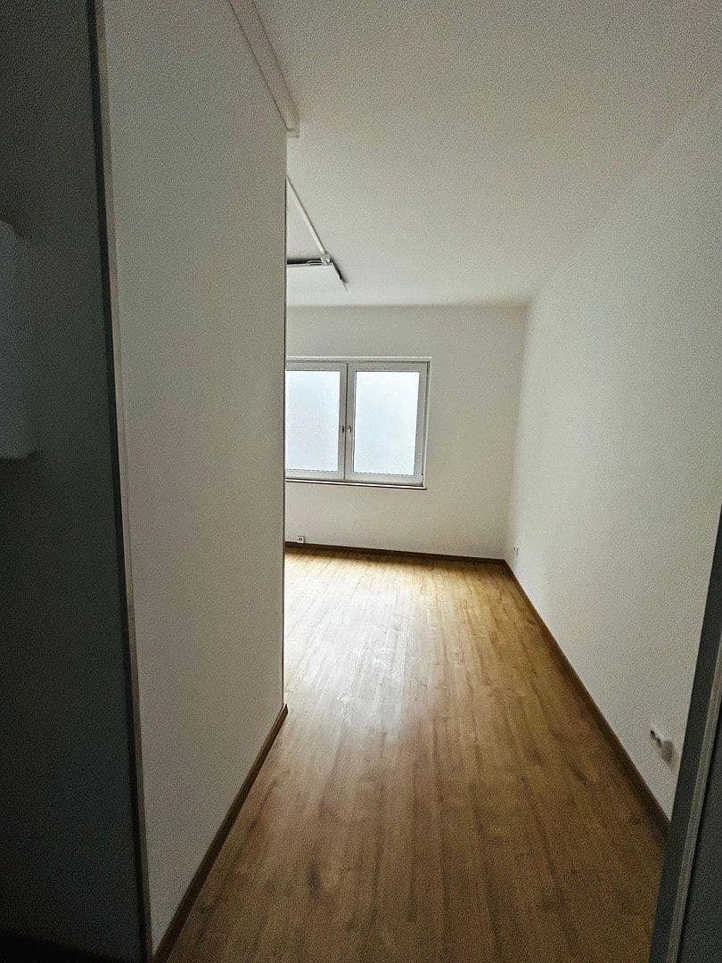 Prenájom kancelárie 20 m², Klever Platz 4, Wuppertal, Severné Porýnie - Westfálsko Prenájom kancelárie 20 m², Klever Platz 4, Wuppertal, Severné Porýnie - Westfálsko