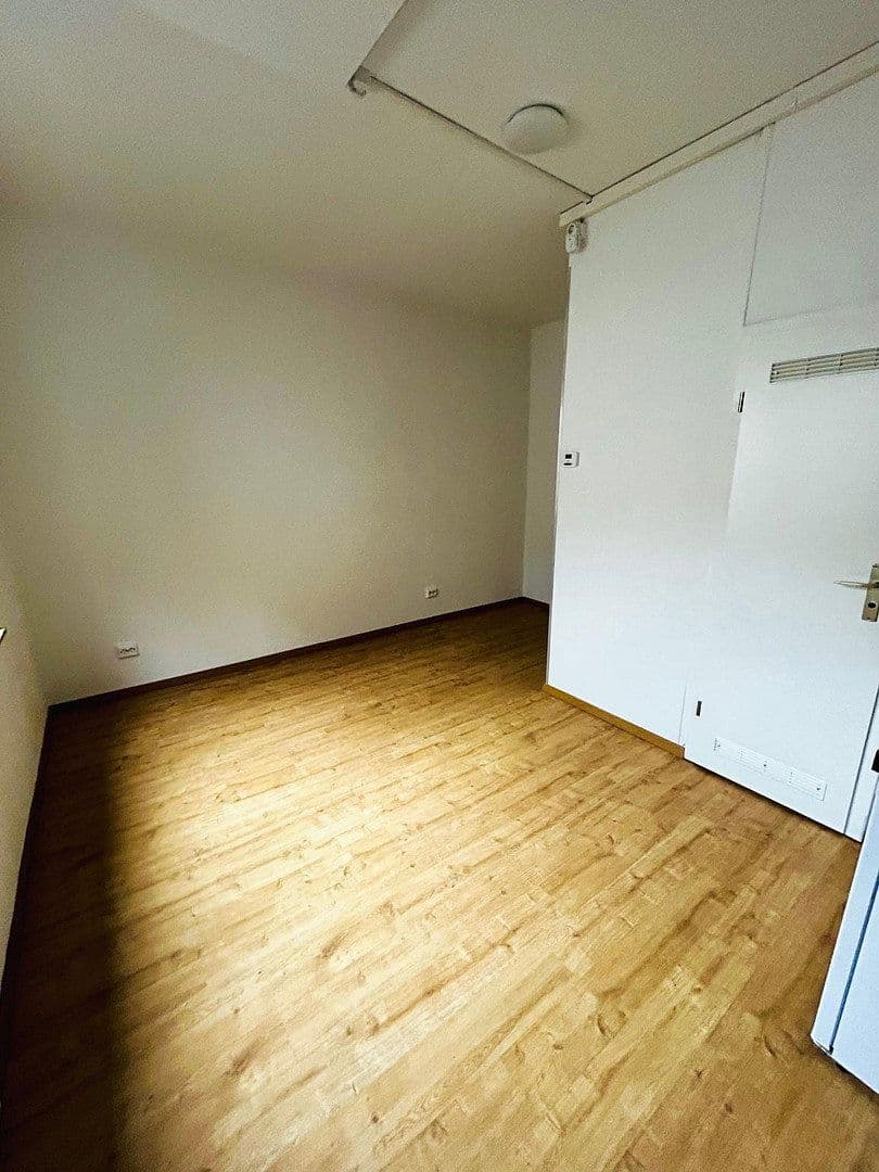 Prenájom kancelárie 20 m², Klever Platz 4, Wuppertal, Severné Porýnie - Westfálsko Prenájom kancelárie 20 m², Klever Platz 4, Wuppertal, Severné Porýnie - Westfálsko