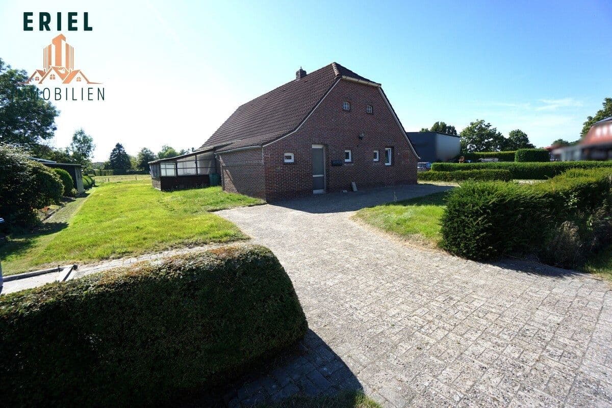 Predaj domu 205 m², pozemok 1.625 m², Aurich, Dolné Sasko Predaj domu 205 m², pozemok 1.625 m², Aurich, Dolné Sasko