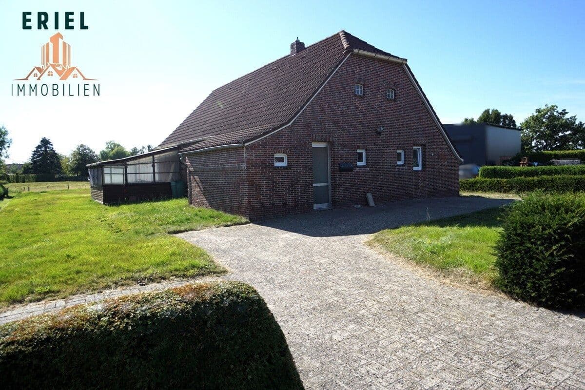 Predaj domu 205 m², pozemok 1.625 m², Aurich, Dolné Sasko Predaj domu 205 m², pozemok 1.625 m², Aurich, Dolné Sasko