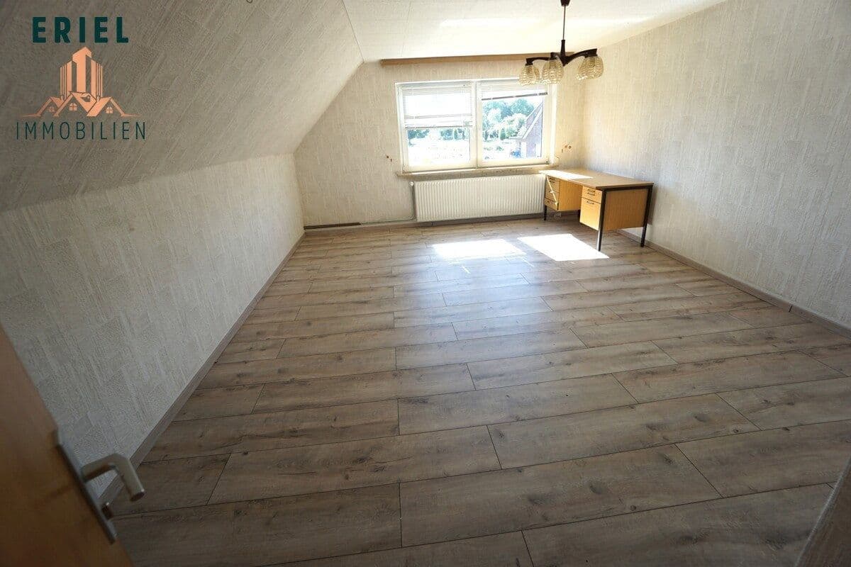 Predaj domu 205 m², pozemok 1.625 m², Aurich, Dolné Sasko Predaj domu 205 m², pozemok 1.625 m², Aurich, Dolné Sasko