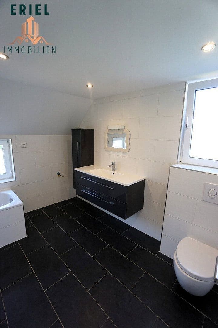 Predaj domu 205 m², pozemok 1.625 m², Aurich, Dolné Sasko Predaj domu 205 m², pozemok 1.625 m², Aurich, Dolné Sasko