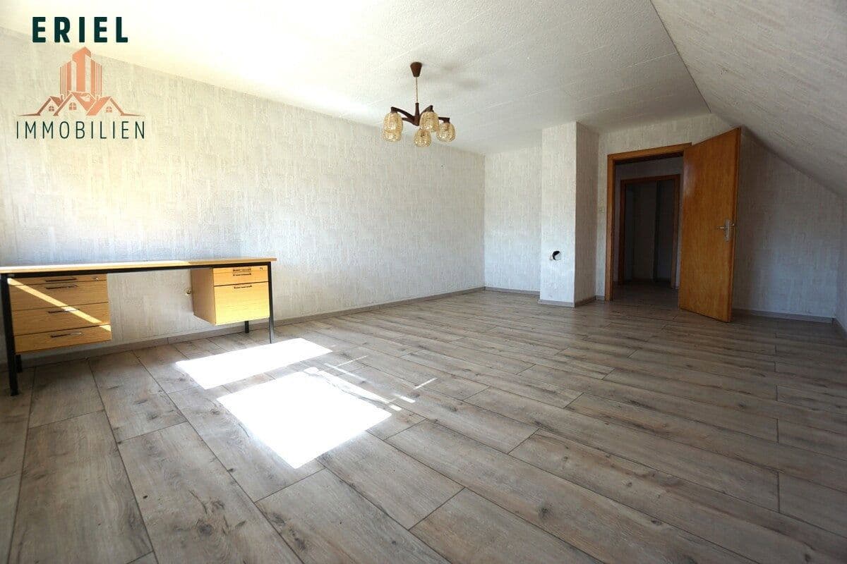 Predaj domu 205 m², pozemok 1.625 m², Aurich, Dolné Sasko Predaj domu 205 m², pozemok 1.625 m², Aurich, Dolné Sasko