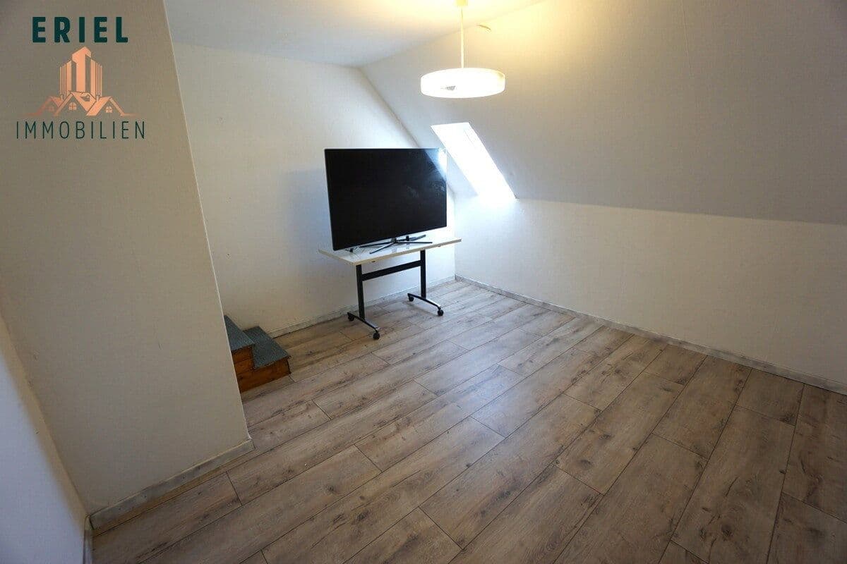 Predaj domu 205 m², pozemok 1.625 m², Aurich, Dolné Sasko Predaj domu 205 m², pozemok 1.625 m², Aurich, Dolné Sasko