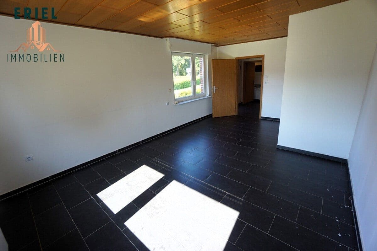 Predaj domu 205 m², pozemok 1.625 m², Aurich, Dolné Sasko Predaj domu 205 m², pozemok 1.625 m², Aurich, Dolné Sasko