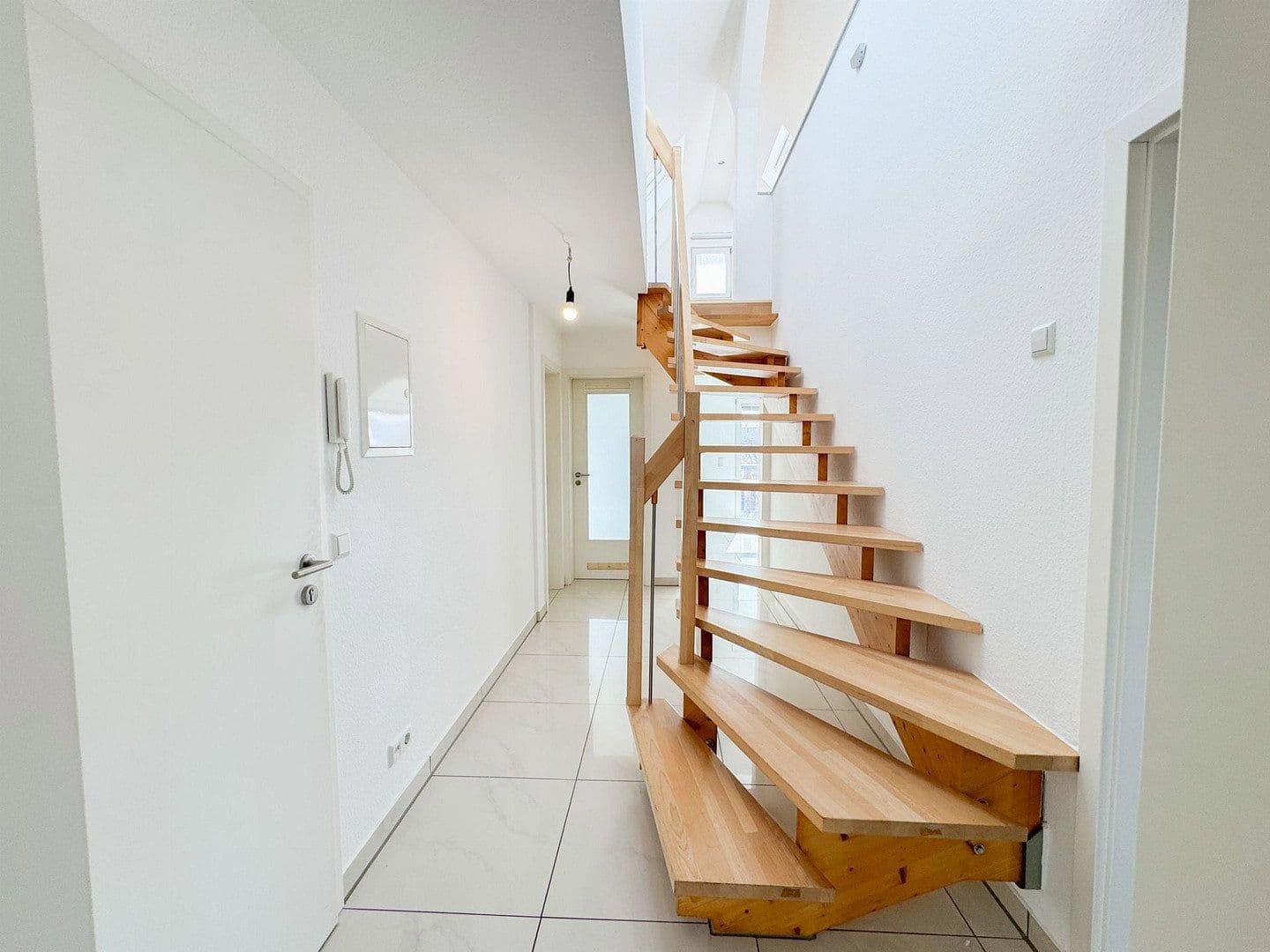 Predaj bytu 3-izbový 94 m², Stuttgart, Bádensko-Wurttembersko Predaj bytu 3-izbový 94 m², Stuttgart, Bádensko-Wurttembersko