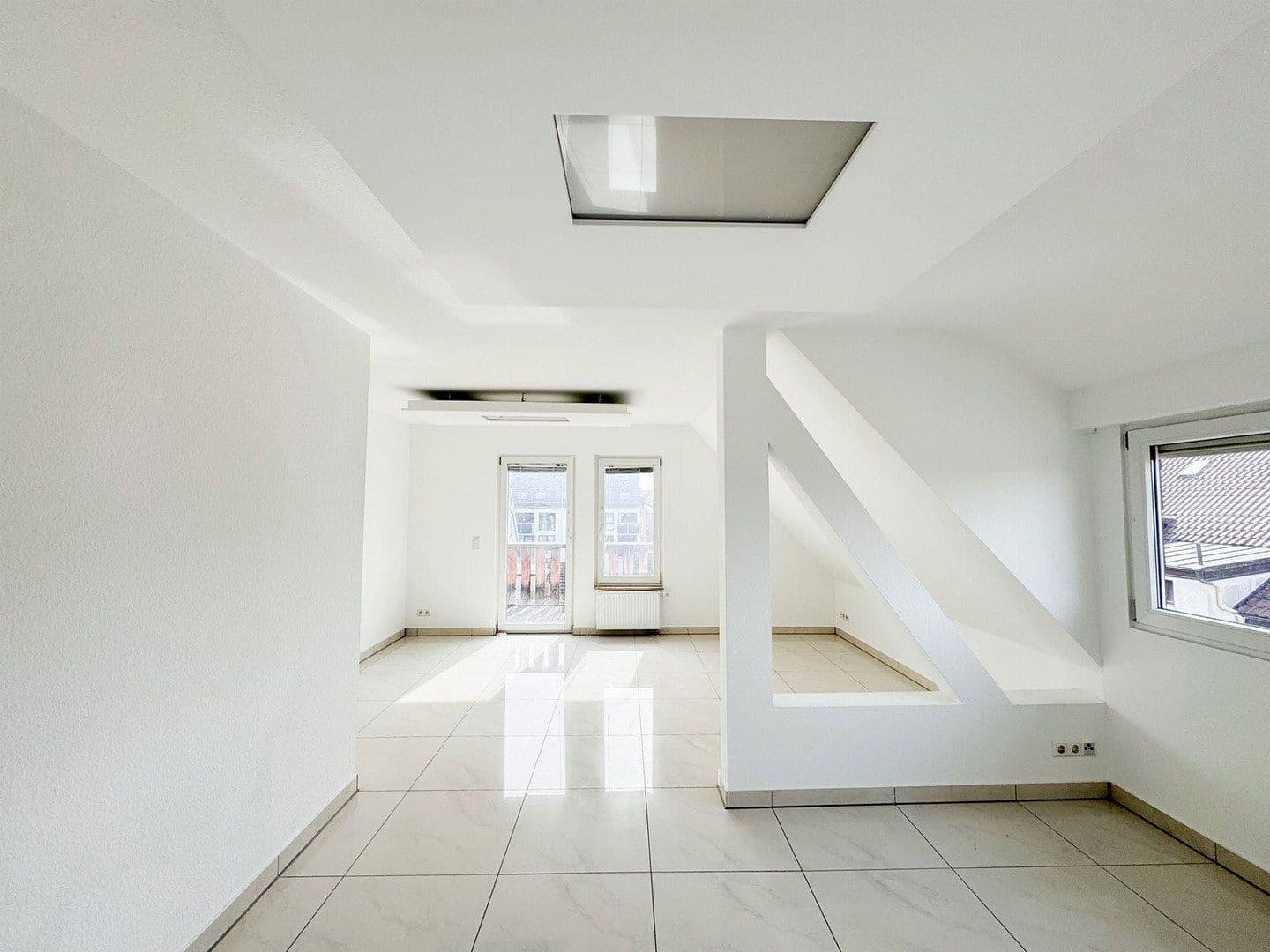 Predaj bytu 3-izbový 94 m², Stuttgart, Bádensko-Wurttembersko Predaj bytu 3-izbový 94 m², Stuttgart, Bádensko-Wurttembersko