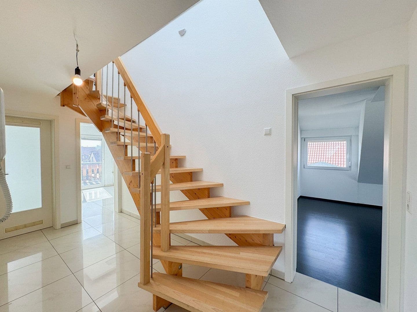 Predaj bytu 3-izbový 94 m², Stuttgart, Bádensko-Wurttembersko Predaj bytu 3-izbový 94 m², Stuttgart, Bádensko-Wurttembersko
