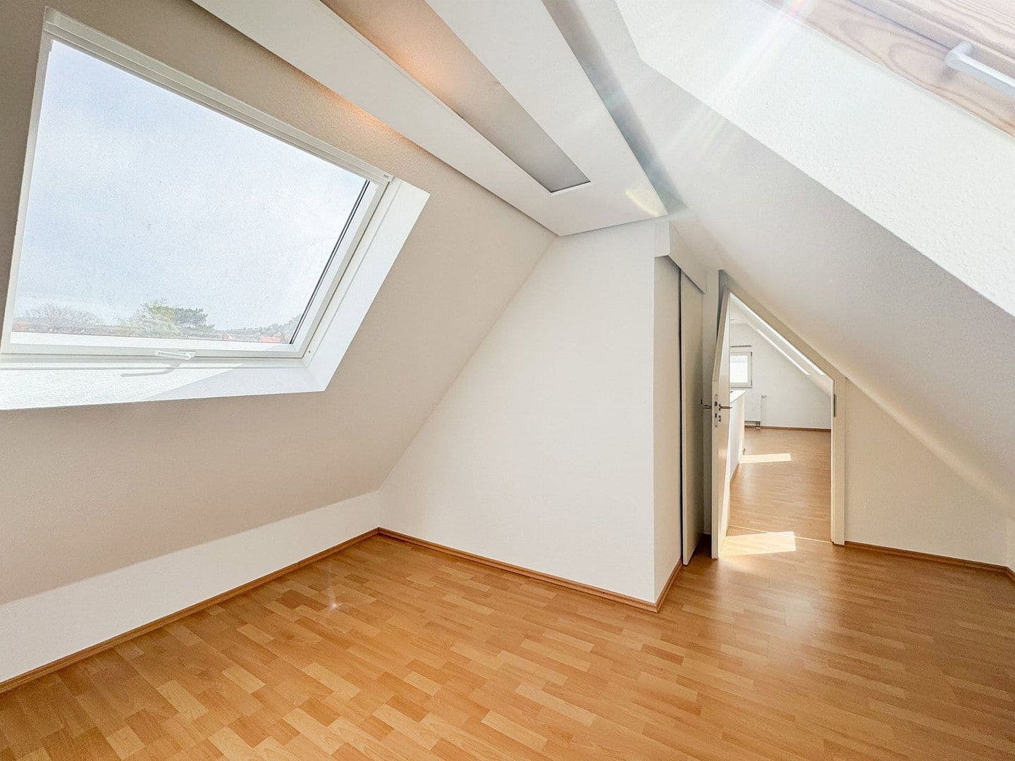 Predaj bytu 3-izbový 94 m², Stuttgart, Bádensko-Wurttembersko Predaj bytu 3-izbový 94 m², Stuttgart, Bádensko-Wurttembersko