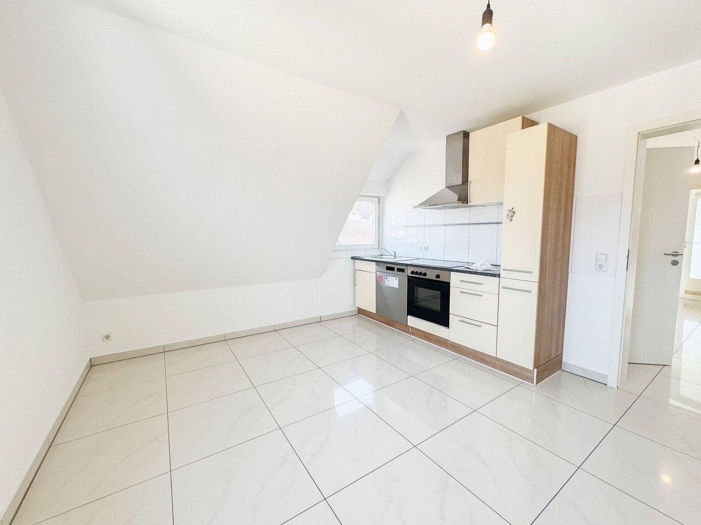 Predaj bytu 3-izbový 94 m², Stuttgart, Bádensko-Wurttembersko Predaj bytu 3-izbový 94 m², Stuttgart, Bádensko-Wurttembersko