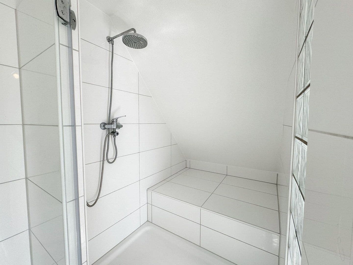 Predaj bytu 3-izbový 94 m², Stuttgart, Bádensko-Wurttembersko Predaj bytu 3-izbový 94 m², Stuttgart, Bádensko-Wurttembersko