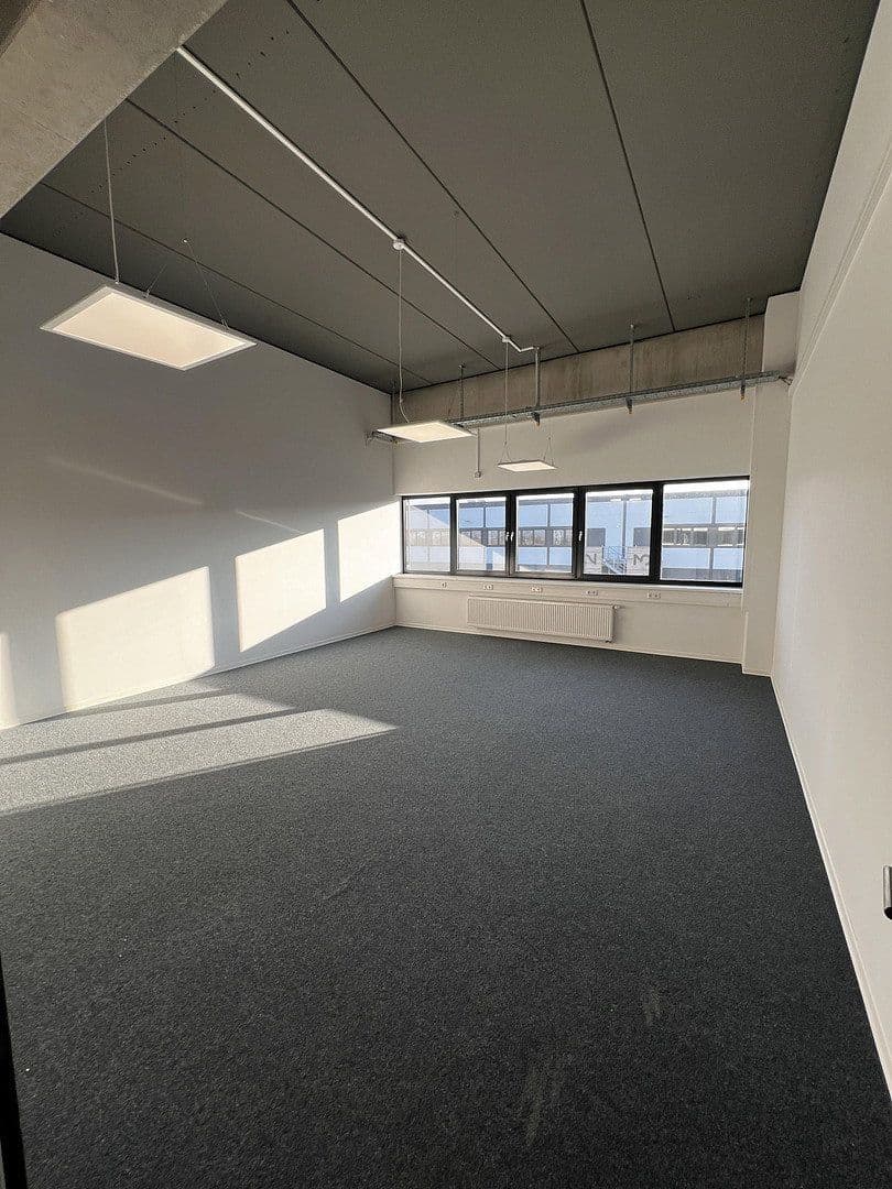 Prenájom kancelárie 301 m², Schönefeld, Brandenbursko Prenájom kancelárie 301 m², Schönefeld, Brandenbursko