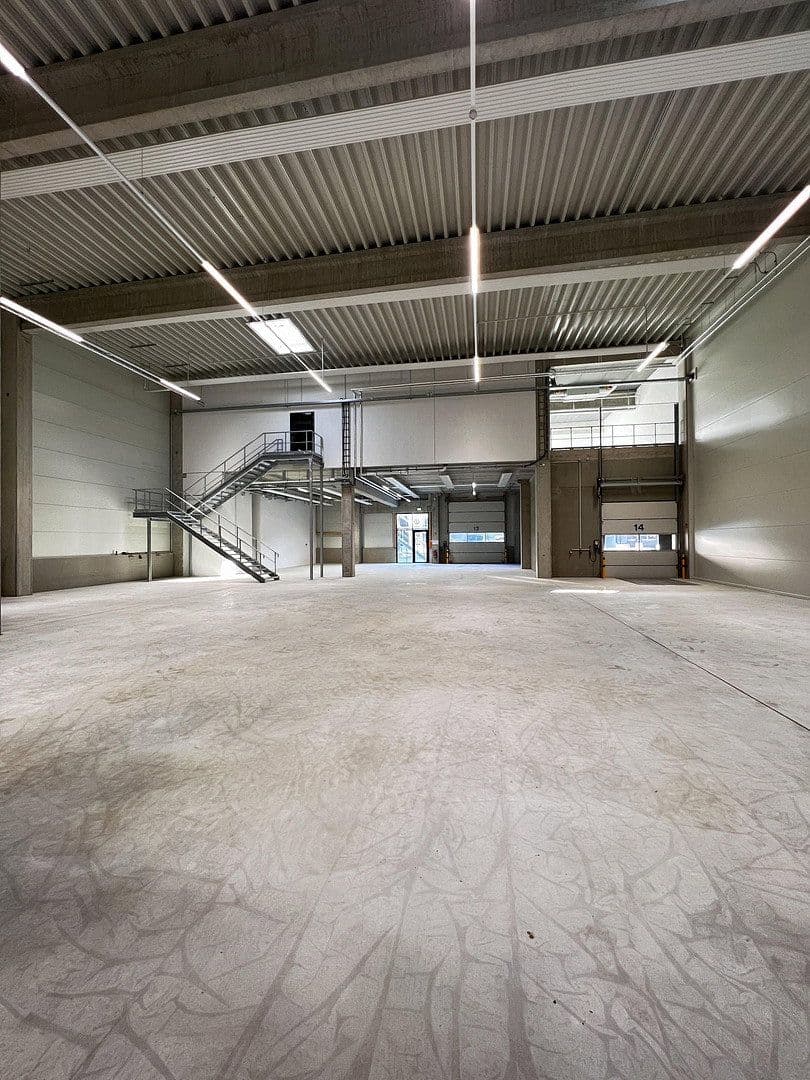 Prenájom kancelárie 301 m², Schönefeld, Brandenbursko Prenájom kancelárie 301 m², Schönefeld, Brandenbursko