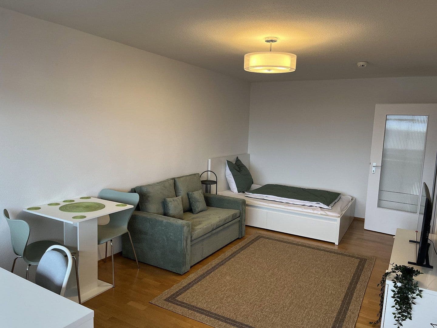 Prenájom bytu 1-izbový 32 m², HauzenbergerStr 20, München, Bavorsko Prenájom bytu 1-izbový 32 m², HauzenbergerStr 20, München, Bavorsko