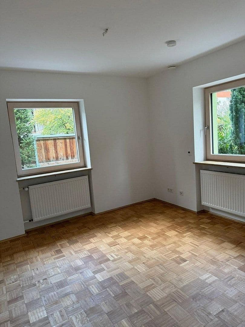 Prenájom domu 233 m², pozemok 993 m², Fürth, Bavorsko Prenájom domu 233 m², pozemok 993 m², Fürth, Bavorsko