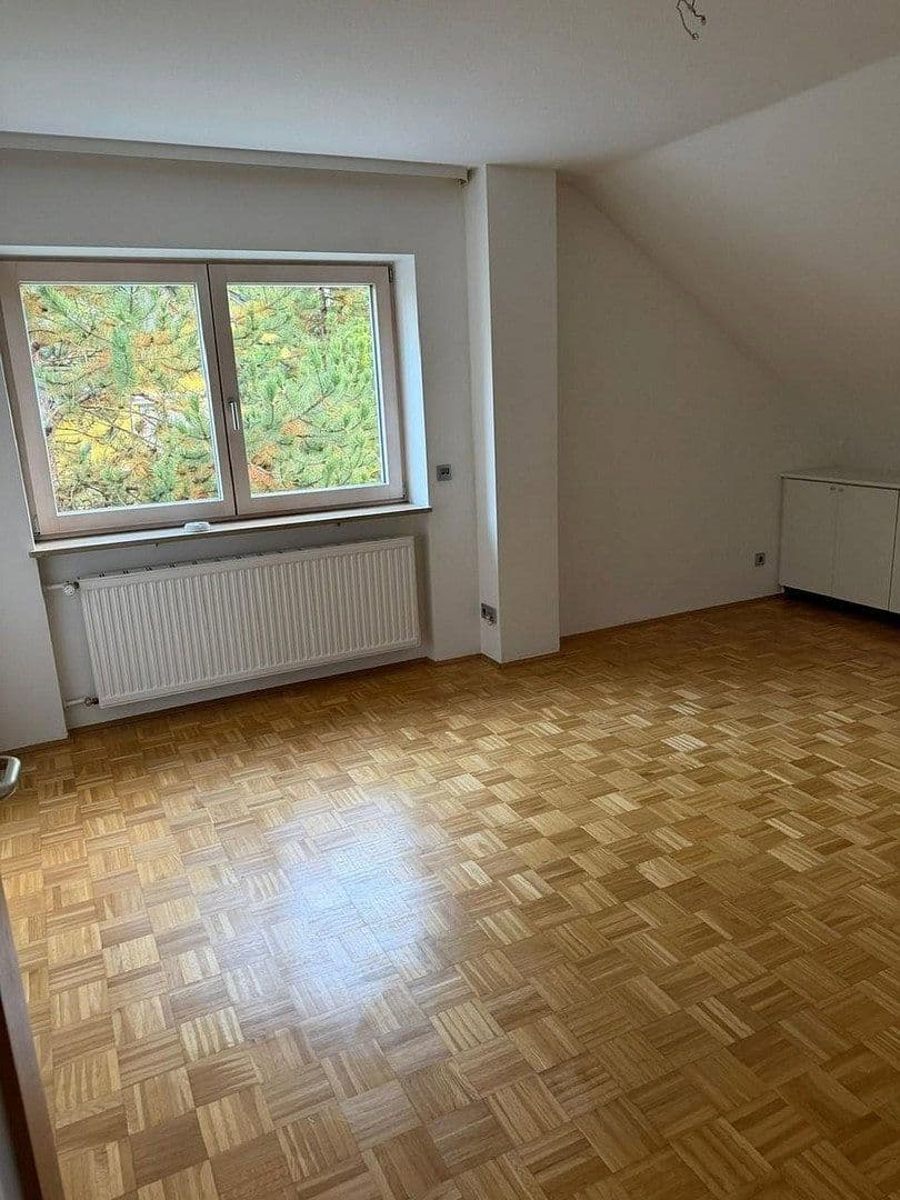 Prenájom domu 233 m², pozemok 993 m², Fürth, Bavorsko Prenájom domu 233 m², pozemok 993 m², Fürth, Bavorsko
