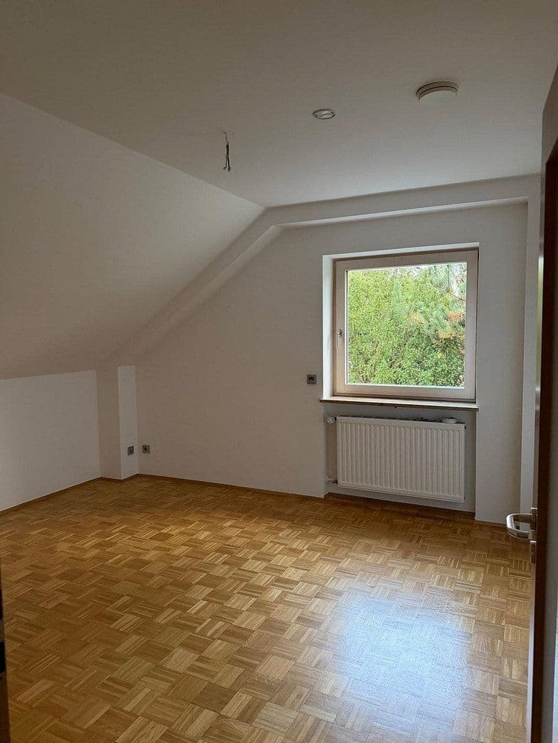 Prenájom domu 233 m², pozemok 993 m², Fürth, Bavorsko Prenájom domu 233 m², pozemok 993 m², Fürth, Bavorsko
