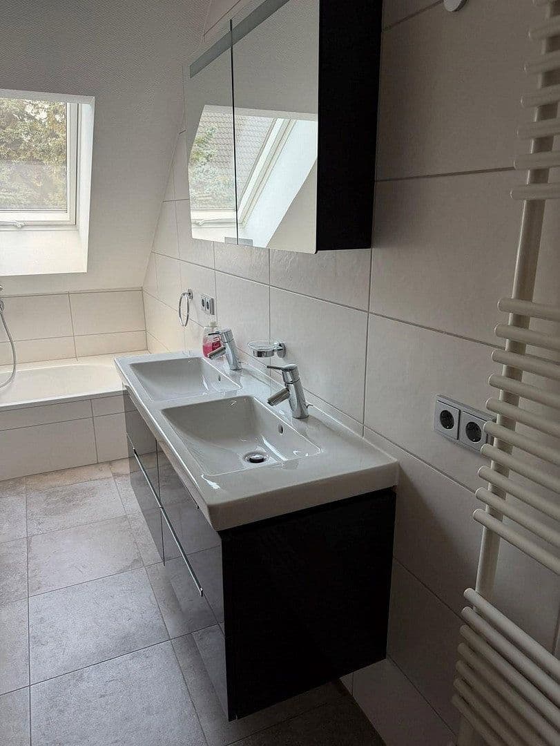 Prenájom domu 233 m², pozemok 993 m², Fürth, Bavorsko Prenájom domu 233 m², pozemok 993 m², Fürth, Bavorsko