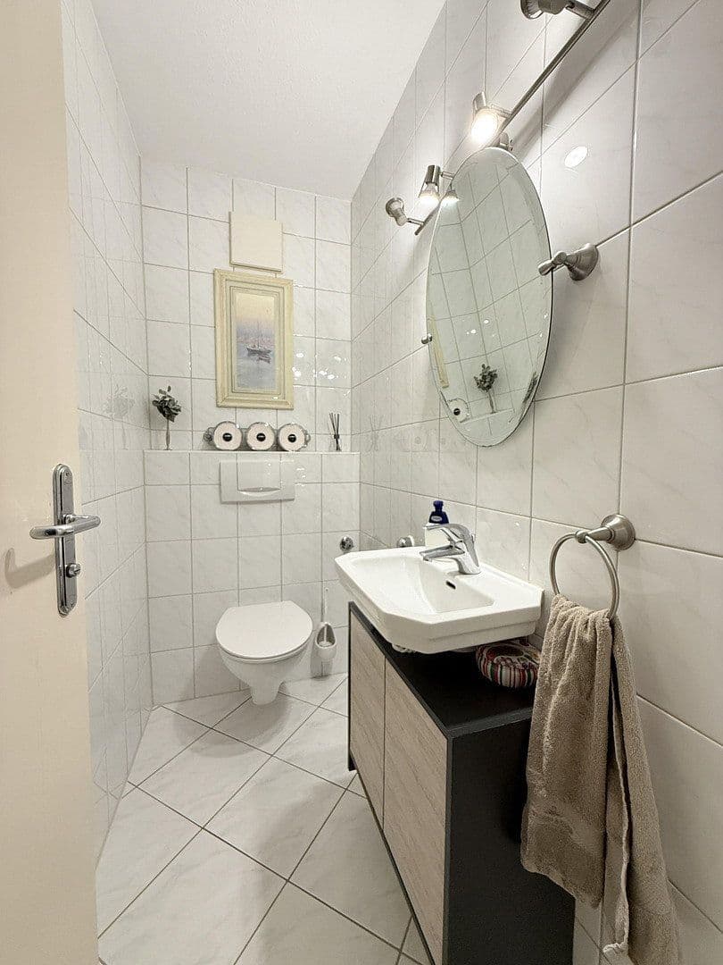 Prenájom bytu 3-izbový 133 m², Sulzer Straße 84/11, Wildberg, Bádensko-Wurttembersko Prenájom bytu 3-izbový 133 m², Sulzer Straße 84/11, Wildberg, Bádensko-Wurttembersko