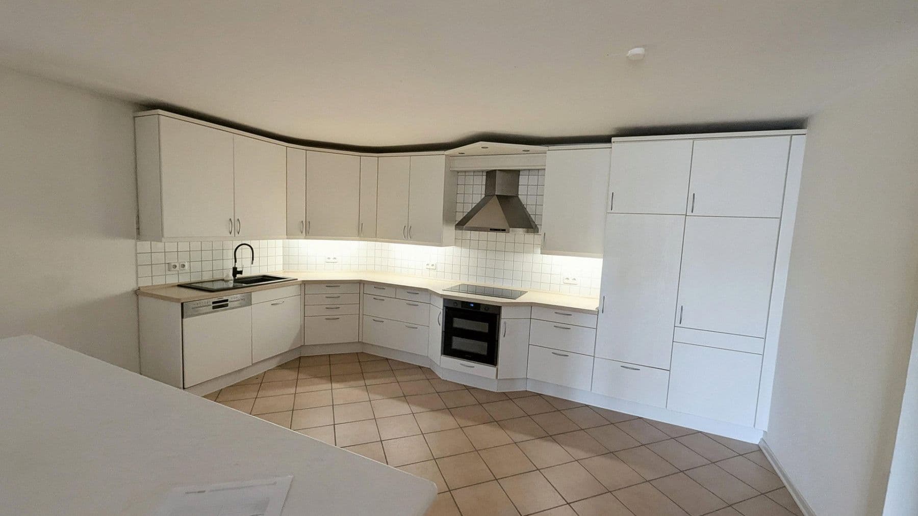 Prenájom bytu 3-izbový 133 m², Sulzer Straße 84/11, Wildberg, Bádensko-Wurttembersko Prenájom bytu 3-izbový 133 m², Sulzer Straße 84/11, Wildberg, Bádensko-Wurttembersko