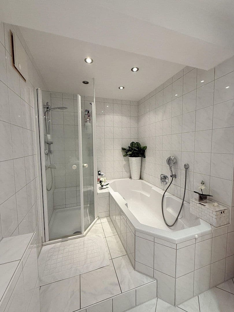 Prenájom bytu 3-izbový 133 m², Sulzer Straße 84/11, Wildberg, Bádensko-Wurttembersko Prenájom bytu 3-izbový 133 m², Sulzer Straße 84/11, Wildberg, Bádensko-Wurttembersko