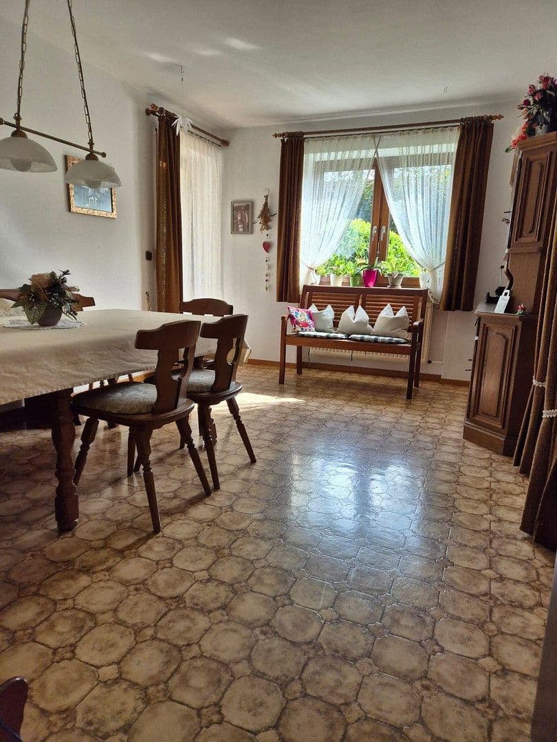 Predaj domu 190 m², pozemok 721 m², Vilsbiburg, Bavorsko Predaj domu 190 m², pozemok 721 m², Vilsbiburg, Bavorsko