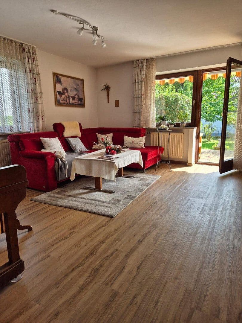 Predaj domu 190 m², pozemok 721 m², Vilsbiburg, Bavorsko Predaj domu 190 m², pozemok 721 m², Vilsbiburg, Bavorsko