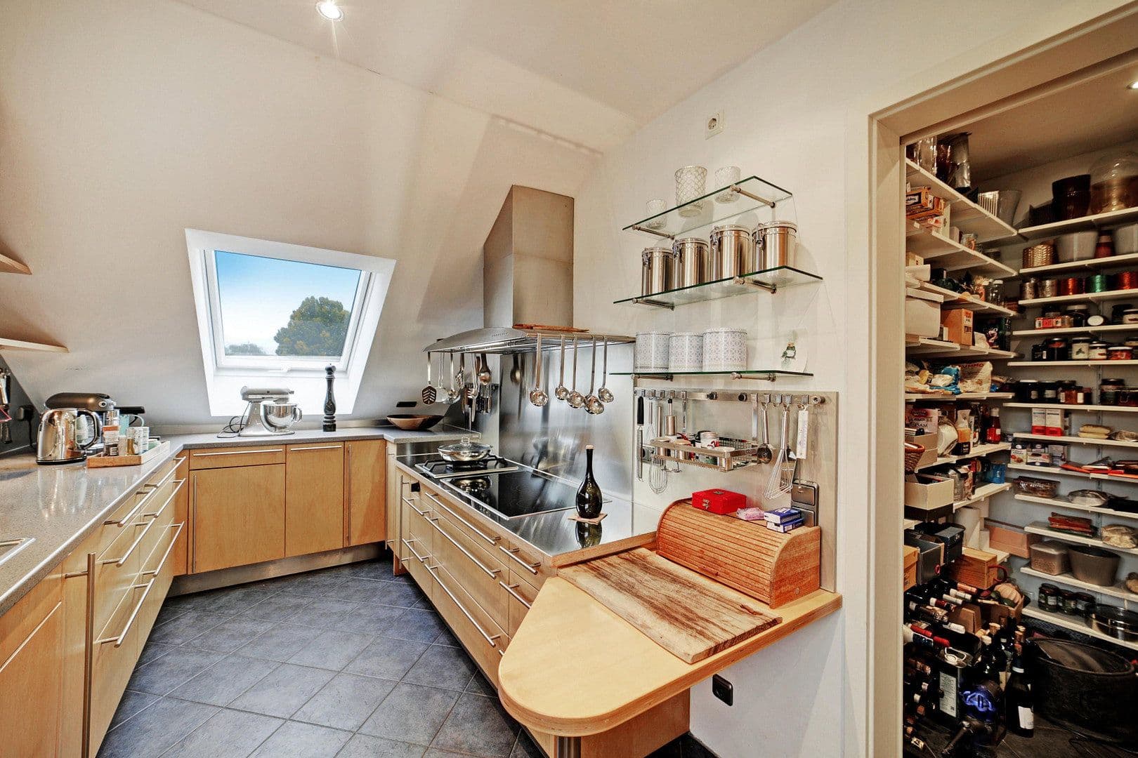 Predaj bytu 4-izbový 125 m², München, Bavorsko Predaj bytu 4-izbový 125 m², München, Bavorsko