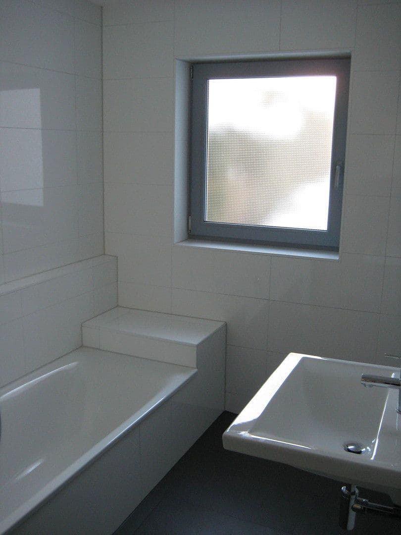 Prenájom bytu 2-izbový 95 m², Korntal-Münchingen, Bádensko-Wurttembersko Prenájom bytu 2-izbový 95 m², Korntal-Münchingen, Bádensko-Wurttembersko