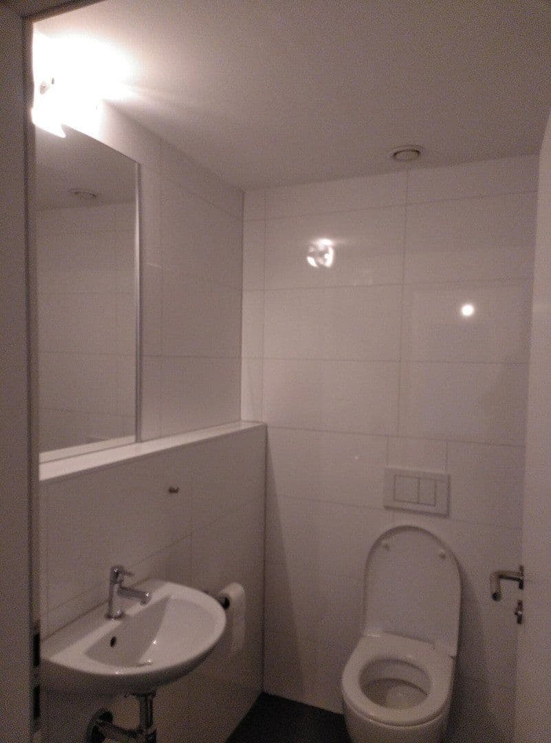 Prenájom bytu 2-izbový 95 m², Korntal-Münchingen, Bádensko-Wurttembersko Prenájom bytu 2-izbový 95 m², Korntal-Münchingen, Bádensko-Wurttembersko