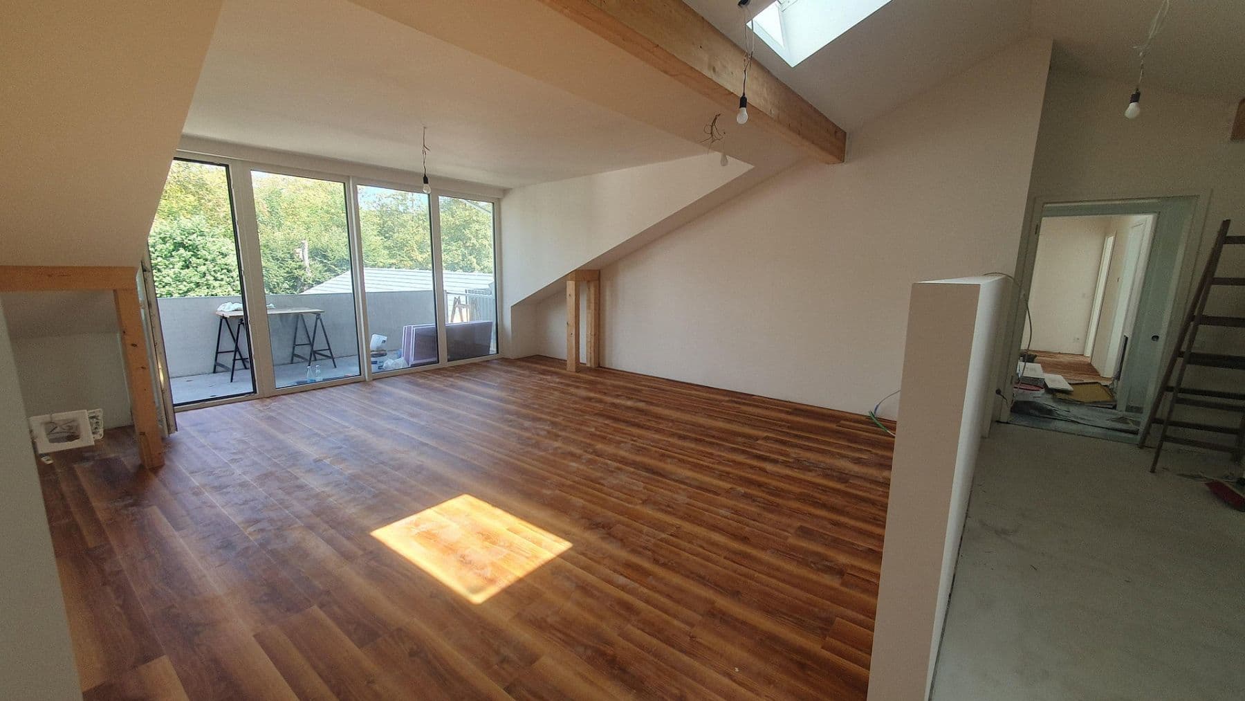 Prenájom bytu 4-izbový 99 m², Münchner Straße 102d, Kirchseeon, Bavorsko Prenájom bytu 4-izbový 99 m², Münchner Straße 102d, Kirchseeon, Bavorsko
