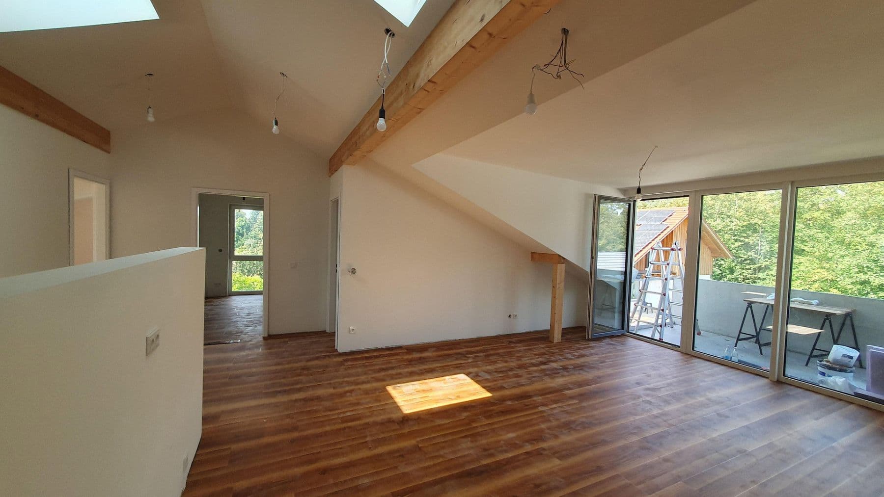 Prenájom bytu 4-izbový 99 m², Münchner Straße 102d, Kirchseeon, Bavorsko Prenájom bytu 4-izbový 99 m², Münchner Straße 102d, Kirchseeon, Bavorsko