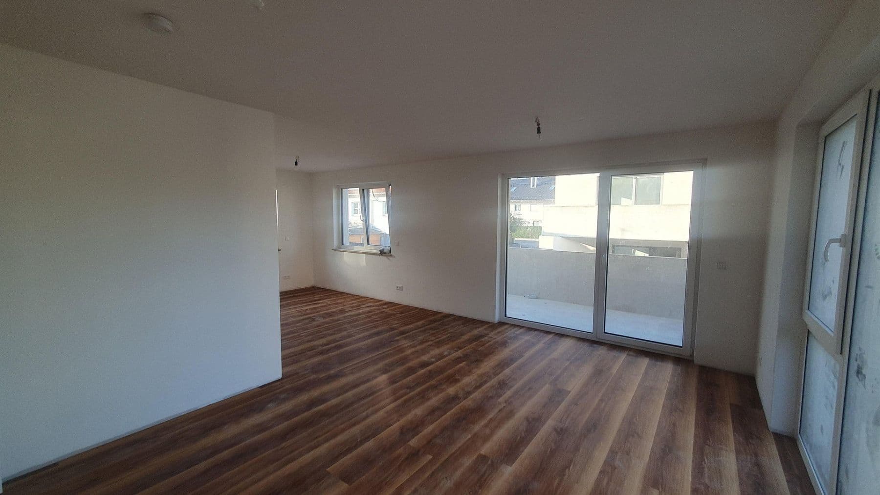 Prenájom bytu 4-izbový 99 m², Münchner Straße 102d, Kirchseeon, Bavorsko Prenájom bytu 4-izbový 99 m², Münchner Straße 102d, Kirchseeon, Bavorsko