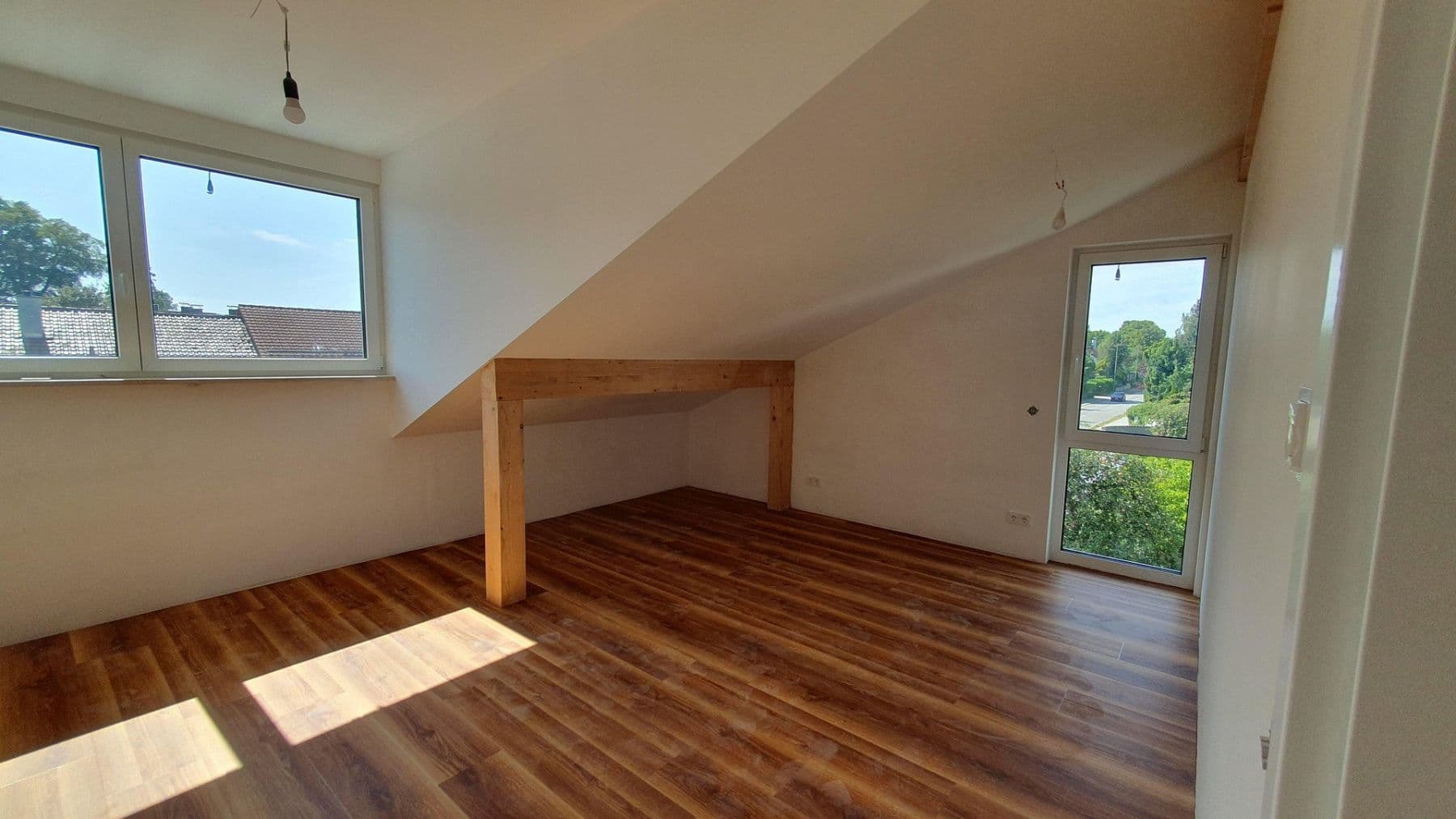 Prenájom bytu 4-izbový 99 m², Münchner Straße 102d, Kirchseeon, Bavorsko Prenájom bytu 4-izbový 99 m², Münchner Straße 102d, Kirchseeon, Bavorsko
