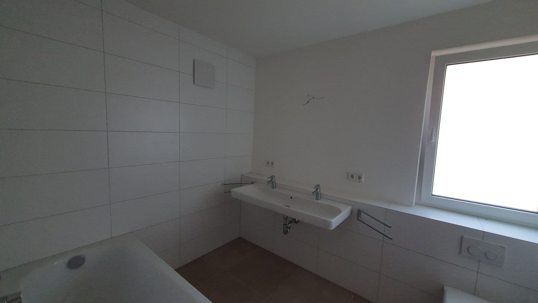 Prenájom bytu 4-izbový 99 m², Münchner Straße 102d, Kirchseeon, Bavorsko Prenájom bytu 4-izbový 99 m², Münchner Straße 102d, Kirchseeon, Bavorsko