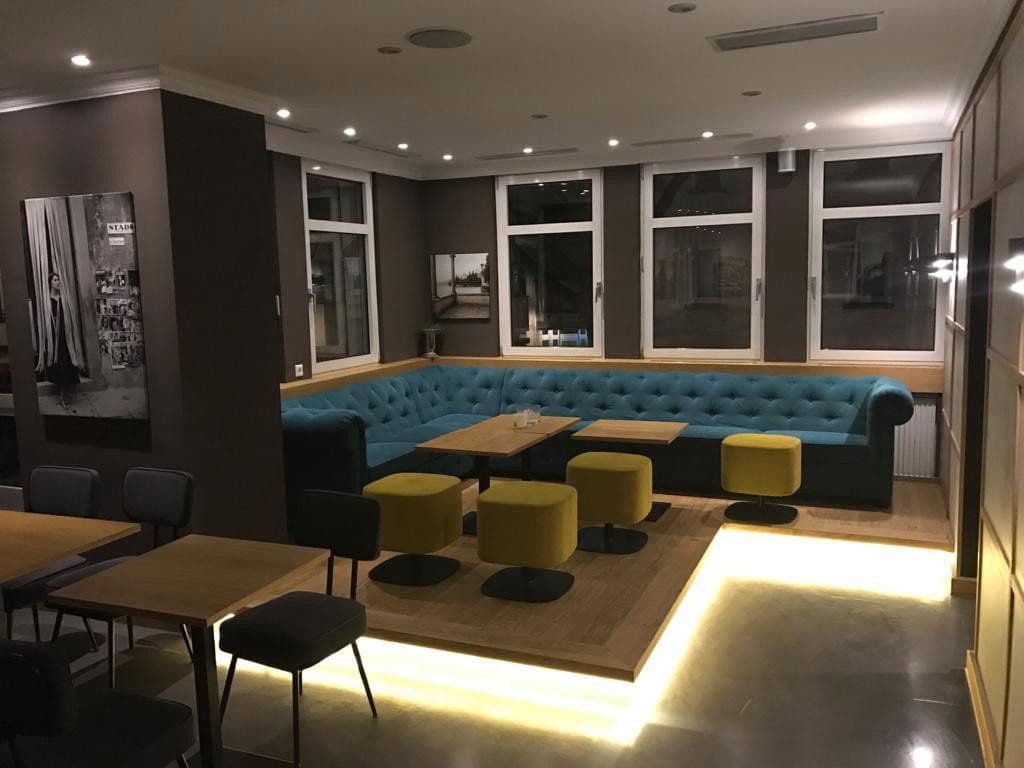 Prenájom nebytového priestoru 270 m², Göppingen, Bádensko-Wurttembersko Prenájom nebytového priestoru 270 m², Göppingen, Bádensko-Wurttembersko