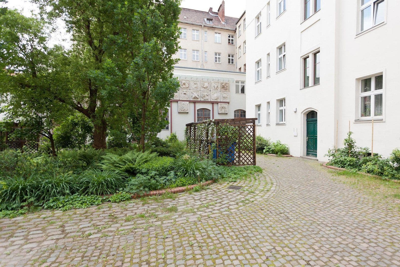 Predaj bytu 4-izbový 106 m², Planckstr. 20, Berlin, Berlín Predaj bytu 4-izbový 106 m², Planckstr. 20, Berlin, Berlín