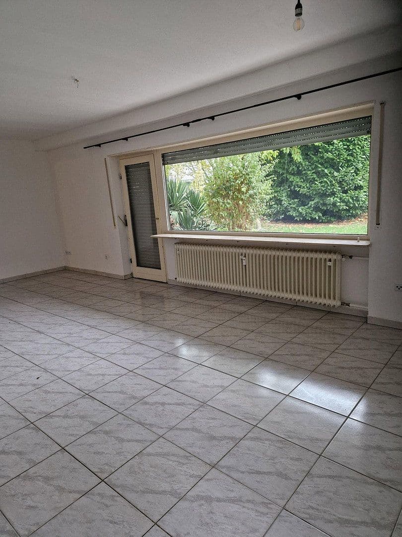 Prenájom bytu 2-izbový 70 m², Hemsbach, Bádensko-Wurttembersko Prenájom bytu 2-izbový 70 m², Hemsbach, Bádensko-Wurttembersko