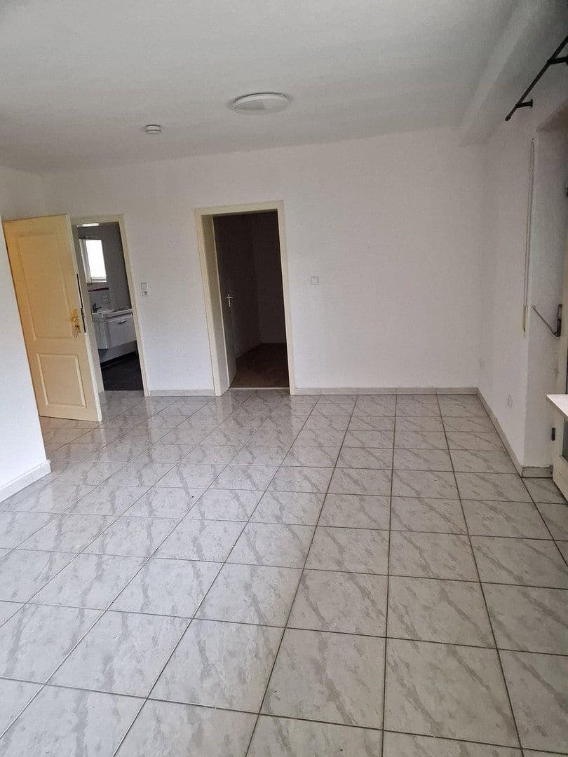 Prenájom bytu 2-izbový 70 m², Hemsbach, Bádensko-Wurttembersko Prenájom bytu 2-izbový 70 m², Hemsbach, Bádensko-Wurttembersko